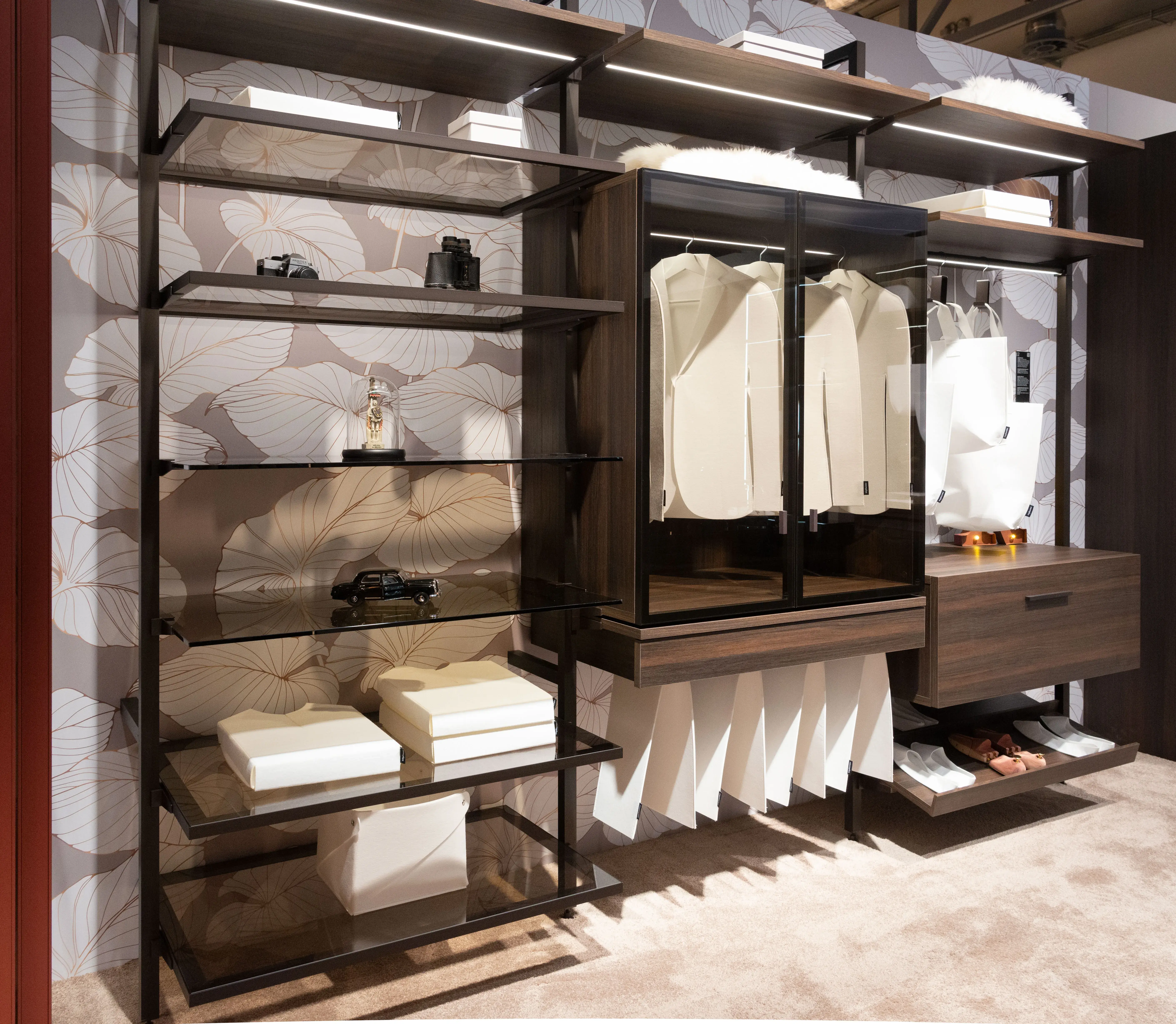 Schrank und Regale von raumplus